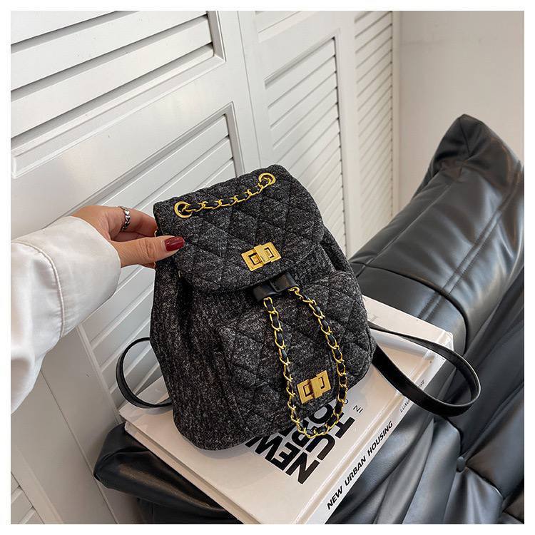 The Noir Royale Mini